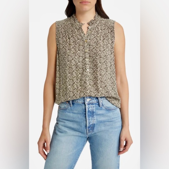 Faherty Tops - Faherty Faith ruffle sleeveless button front leaf print blouse. XL
